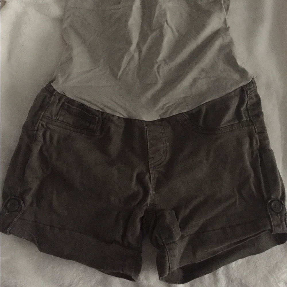 Army Green Maternity Shorts - M